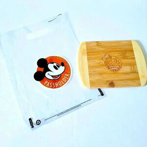 Disney World Cutting Board NWT Exclusive Annual Passholder FL Wood 8" x 5.75"